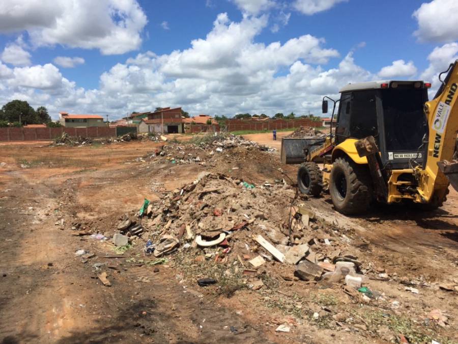 Prefeitura realiza mutirão de limpeza e cria ponto de descarte para carroceiros