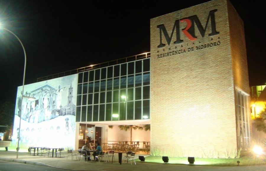 Bandidos arrombam porta e furtam estabelecimento comercial no Memorial da Resistência