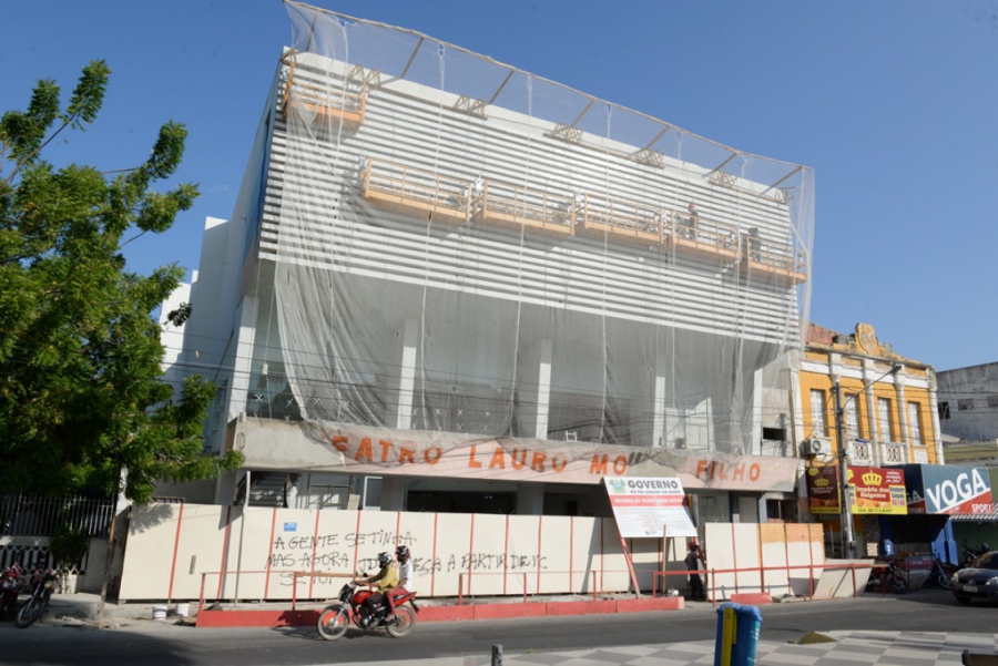 Após oito anos fechado, Teatro Lauro Monte reabre em outubro