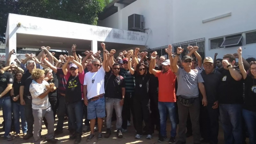 Paralisados há 20 dias, policiais do RN buscam resolver impasse