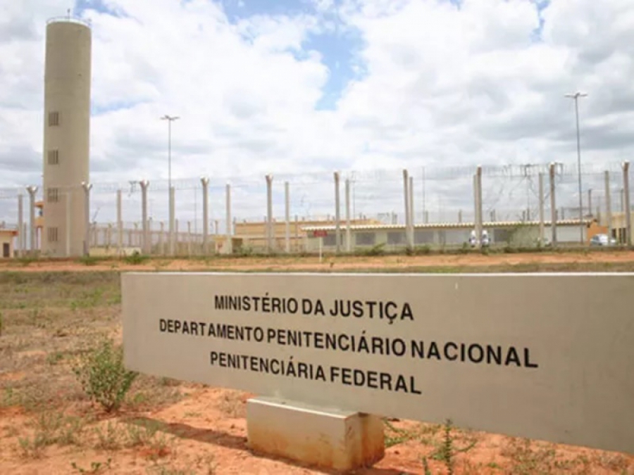 Governo abre licitação para compra de coletes e granadas para presídios federais