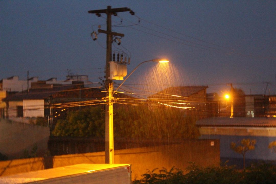 Mossoró registra primeira chuva do ano; previsão é de mais para noite