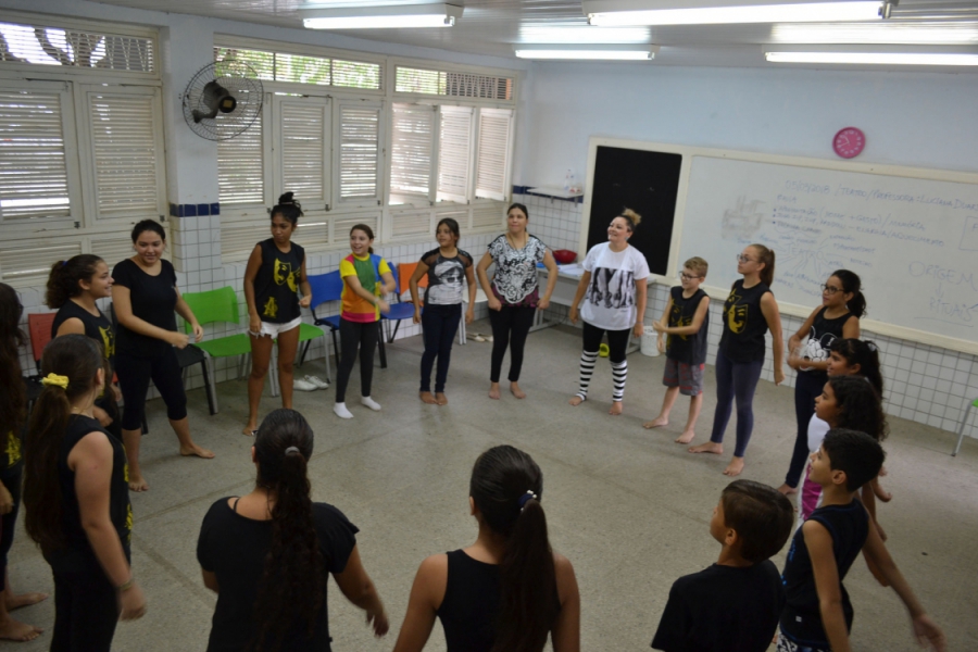 Escola de Artes tem primeiro dia de aula do ano com 25 turmas