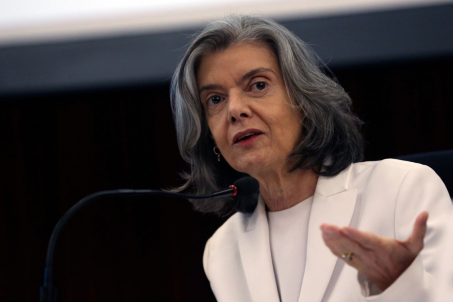 Cármen Lúcia diz que julgamento de habeas corpus de Lula depende de Fachin
