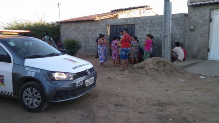 Homem é assassinado a tiros após ter casa invadida por criminosos em Mossoró