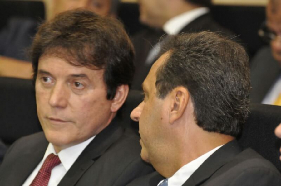 Em crítica a Carlos Eduardo, Robinson afirma que foi governador e prefeito de Natal simultaneamente