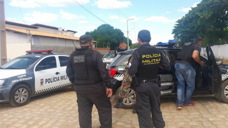 Adolescente é apreendido com pistola após assalto em Mossoró