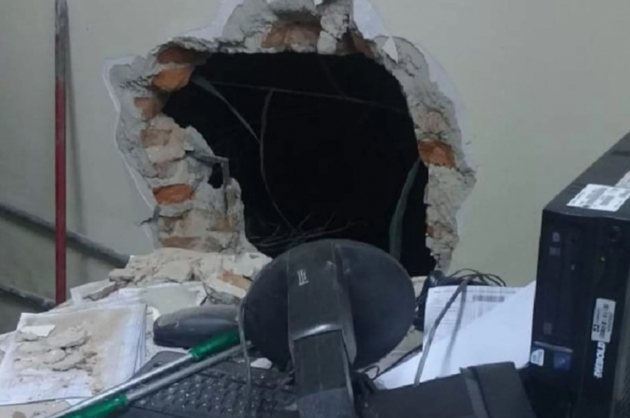 Bandidos trocam tiros com a PM em agência dos Correios no RN; um morre