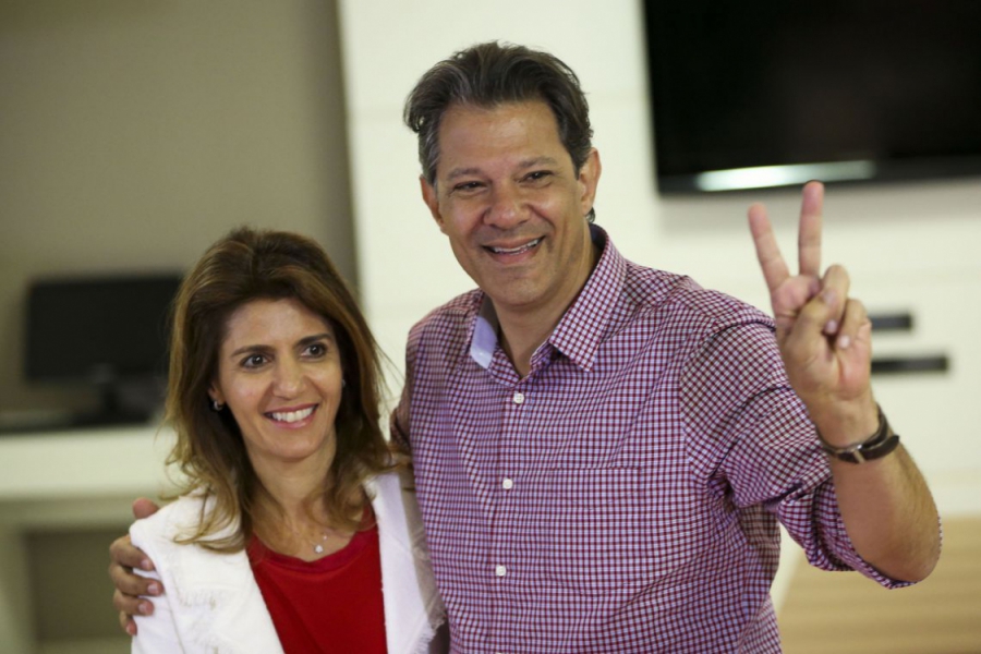 Confiante em 2º turno, Fernando Haddad vota em São Paulo