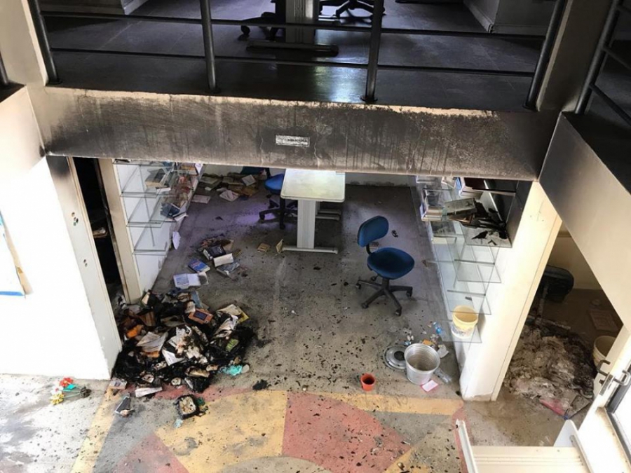 Vândalos colocam fogo e provocam estragos em biblioteca de Mossoró