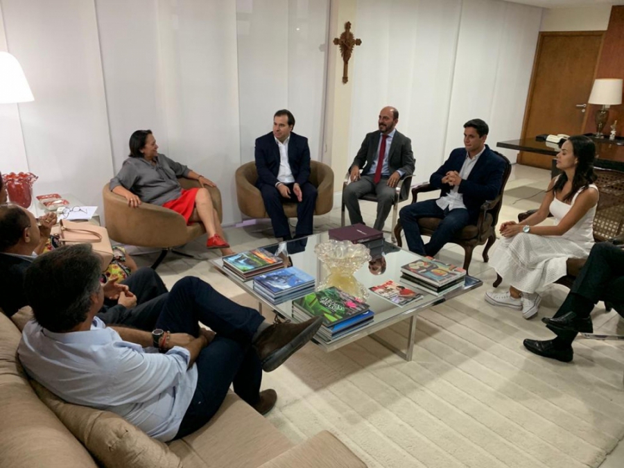 Candidato à reeleição, Rodrigo Maia busca apoio de deputados no RN