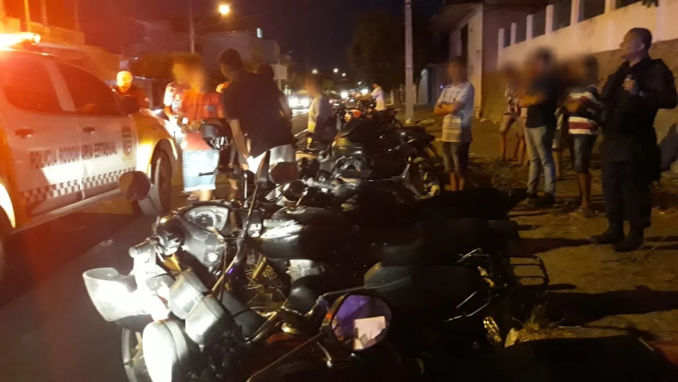 Polícia apreende motos irregulares após racha e direção perigosa em Mossoró