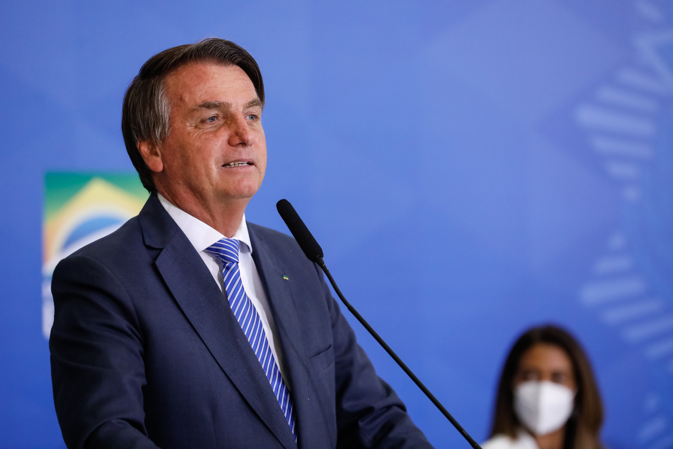 Bolsonaro critica aborto de menina estuprada de SC: 'Inadmissível'