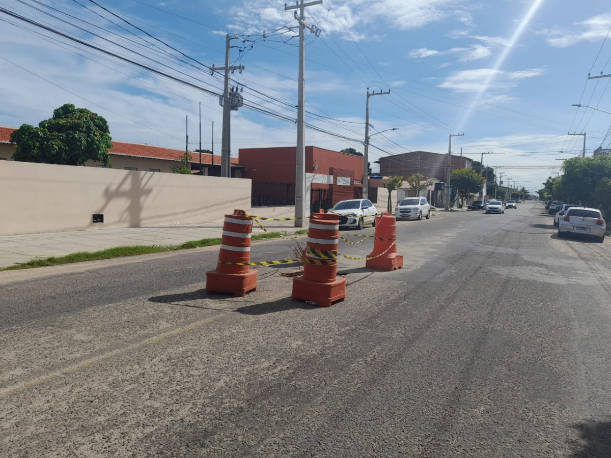 Avenida Alberto Maranhão é interditada para reparos da Caern