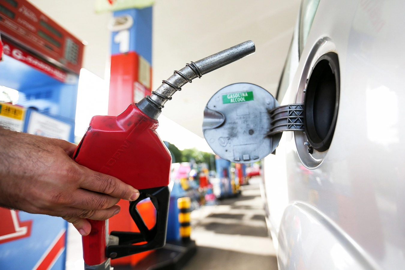 Petrobras reduz preço da gasolina pela 2ª vez em menos de 10 dias