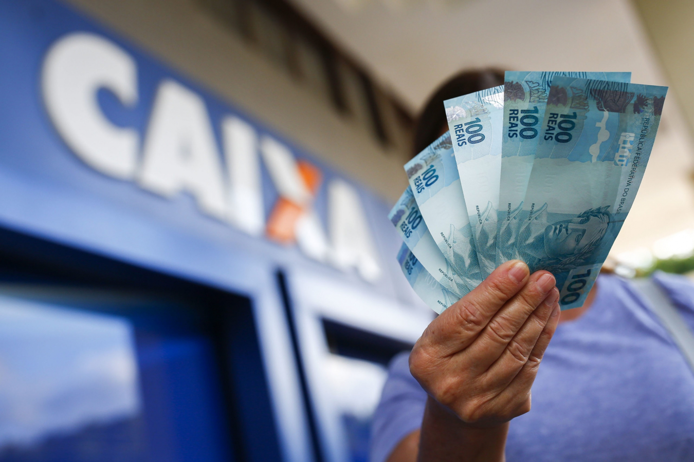 Bancos já podem fazer empréstimo consignado do Auxílio Brasil e BPC