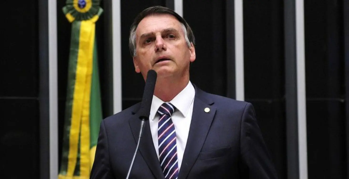Bolsonaro diz que Fátima usou dinheiro da Covid-19 para pagar servidores