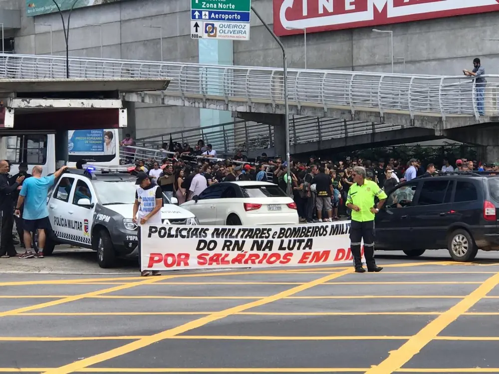 Agentes da segurança pública do RN protestam contra salários atrasados