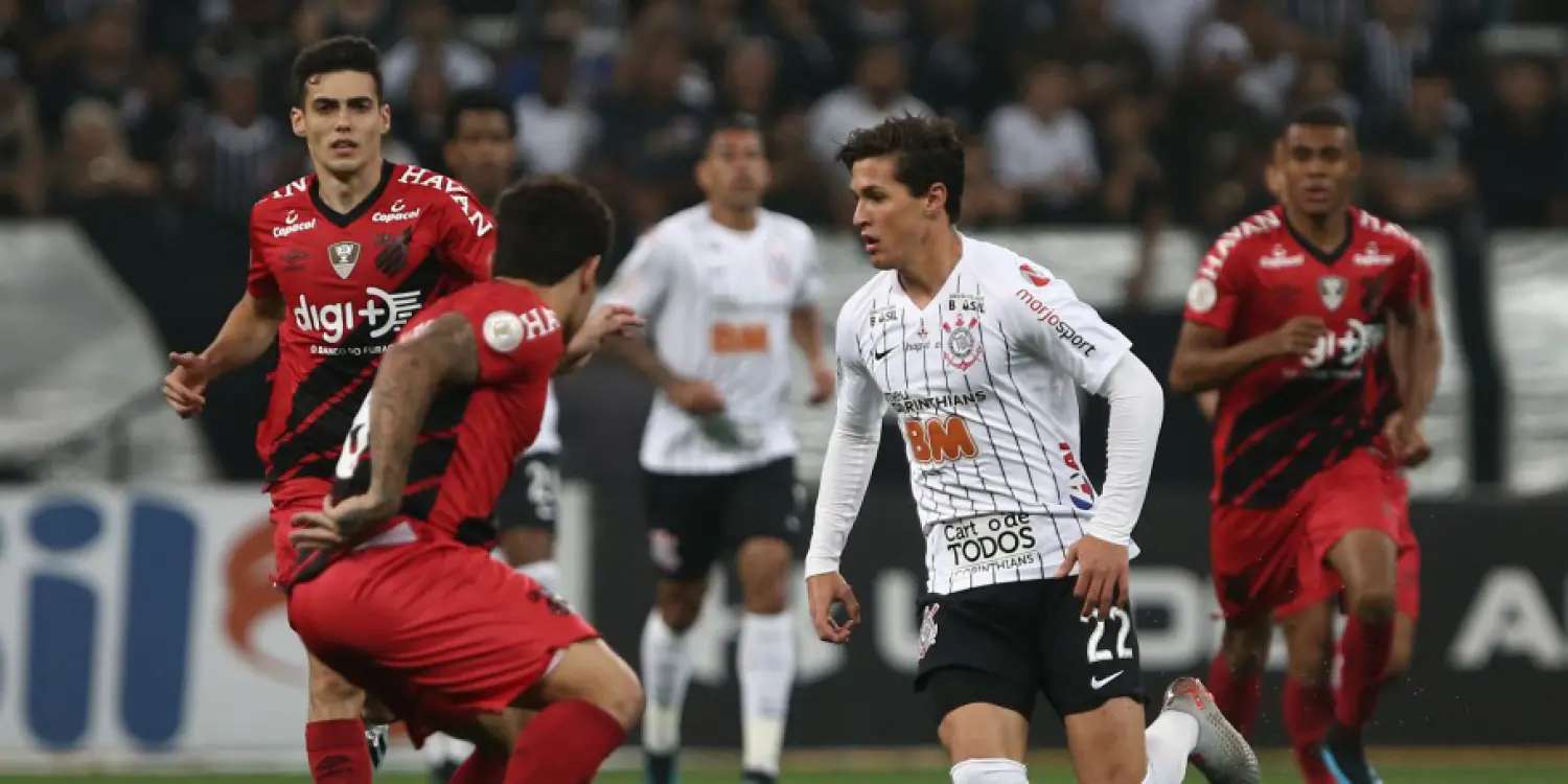 Em jogo equilibrado, Corinthians e Athletico empatam em 2 a 2