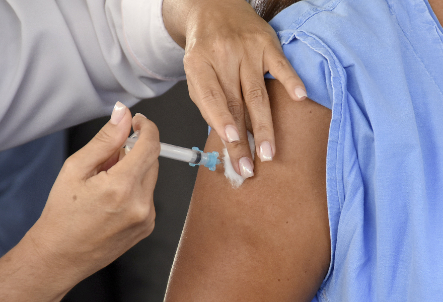 Vacina da Influenza passa a ficar disponível para a população geral neste sábado