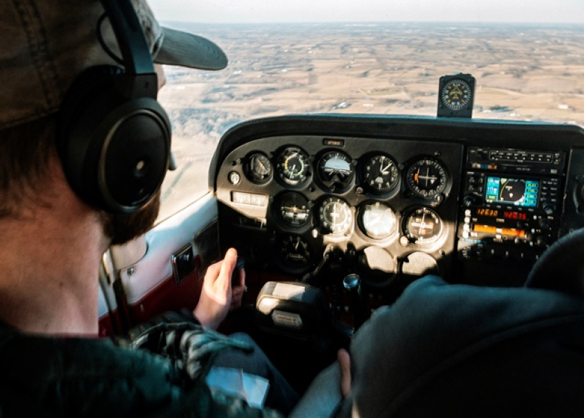 Ufersa e ANAC divulgam edital para curso de piloto de avião civil