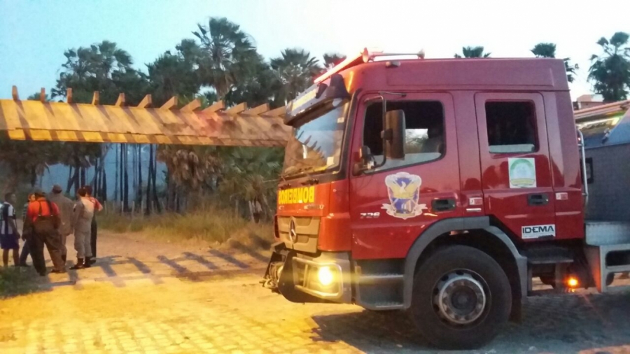 Fogo atinge matagal dentro de sítio no centro de Mossoró
