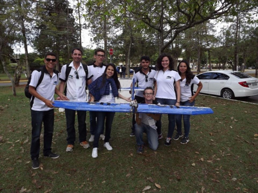 Alunos da Ufersa buscam apoio para participar de competição em São Paulo