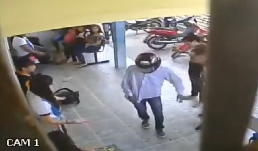 Vídeo mostra homem armado durante arrastão em escola de Mossoró