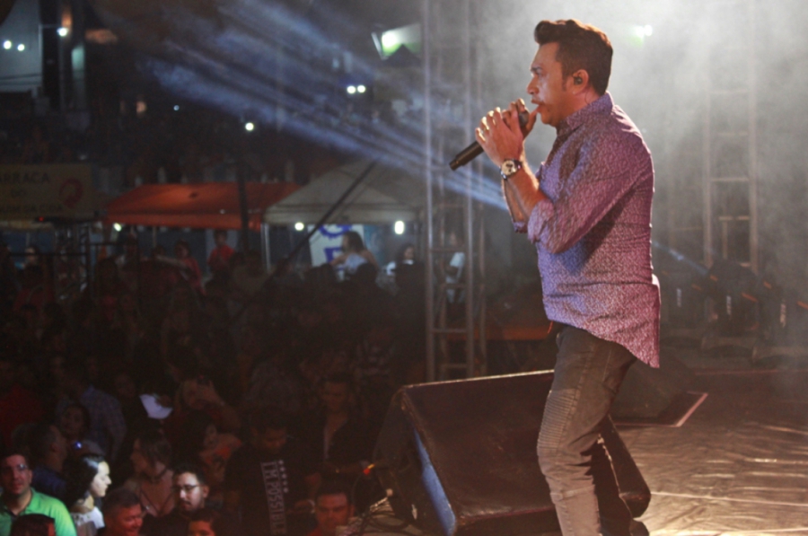 Zé Cantor e Avine Vinny comandam grande público na Estação das Artes