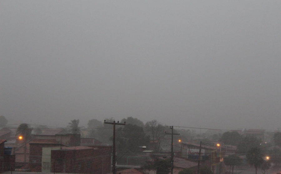 Previsão do tempo para este sábado é chuva a partir da tarde