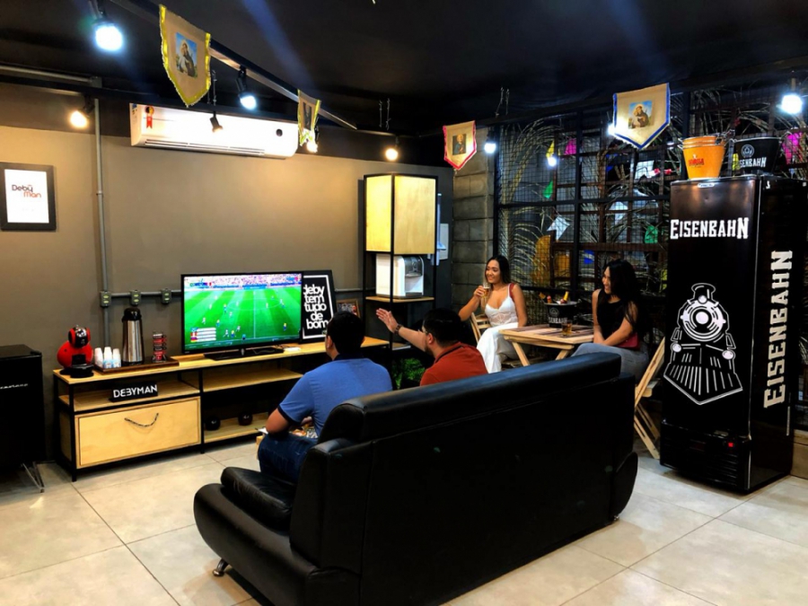 Loja de roupas inaugura lounge bar para seus clientes em Mossoró