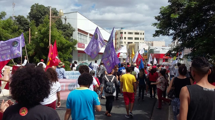 Movimentos sociais e sindicatos realizam protestos nesta sexta-feira