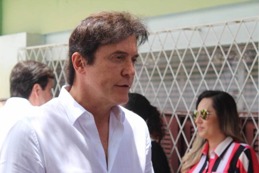Ministro do STJ nega afastamento de Robinson Faria