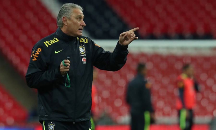 Tite enfrenta primeiro time europeu como técnico da seleção nesta terça-feira