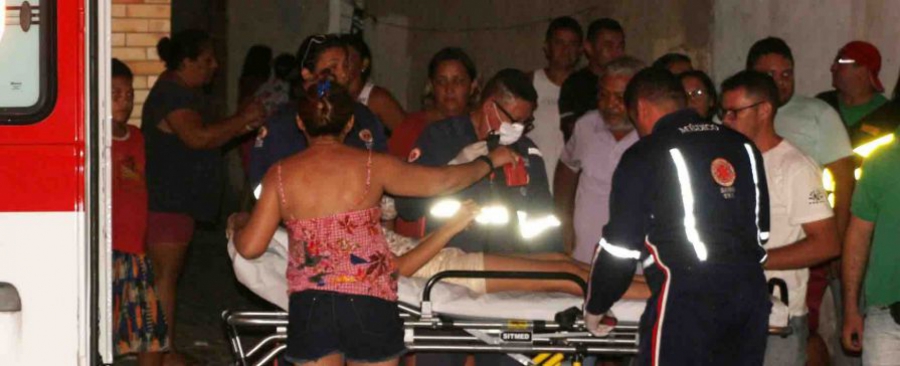 Criança é atingida por bala perdida enquanto brincava na calçada em Mossoró