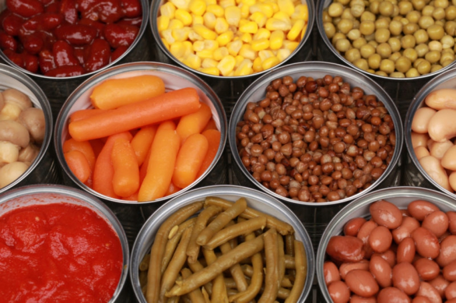 Devemos consumir comida enlatada?
