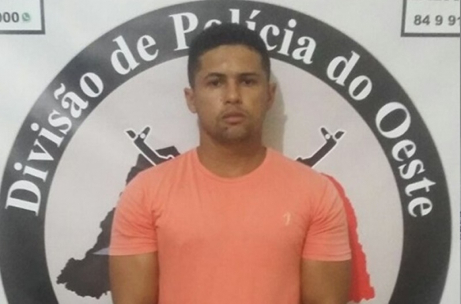 Polícia prende homem por tráfico de drogas no bairro Santo Antônio