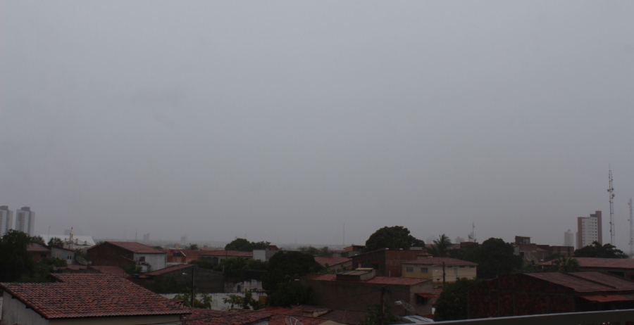 Semana começa com chuva em Mossoró; previsão é de tempo nublado durante o dia