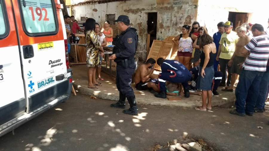 Filho morre e pai é baleado dentro de serraria em Mossoró