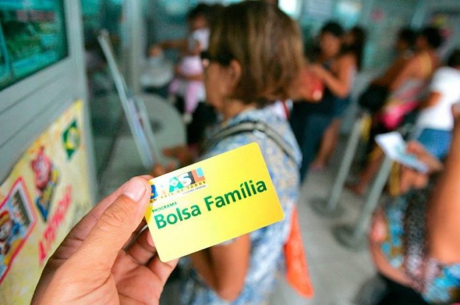 Temer anuncia reajuste do Bolsa Família; aumento será de 5,67%