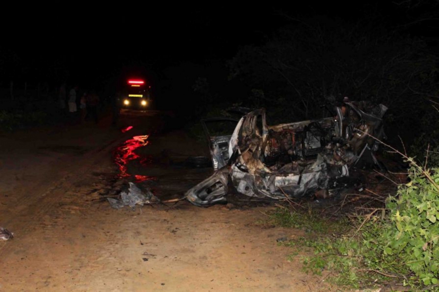 Corpo carbonizado dentro de carro pode ser de taxista desaparecido em Mossoró