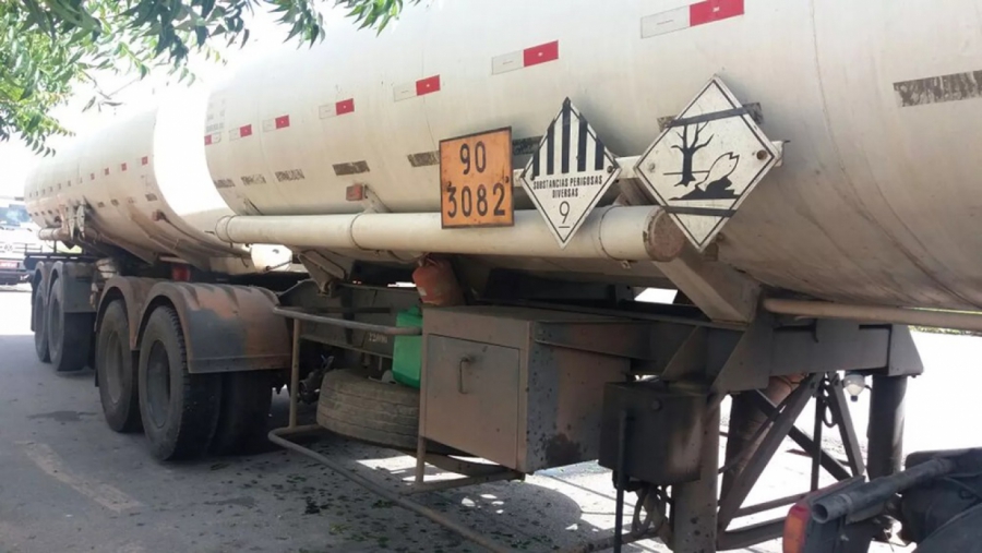 PRF prende motorista de carreta de transporte de combustíveis que dirigia embrigado no RN