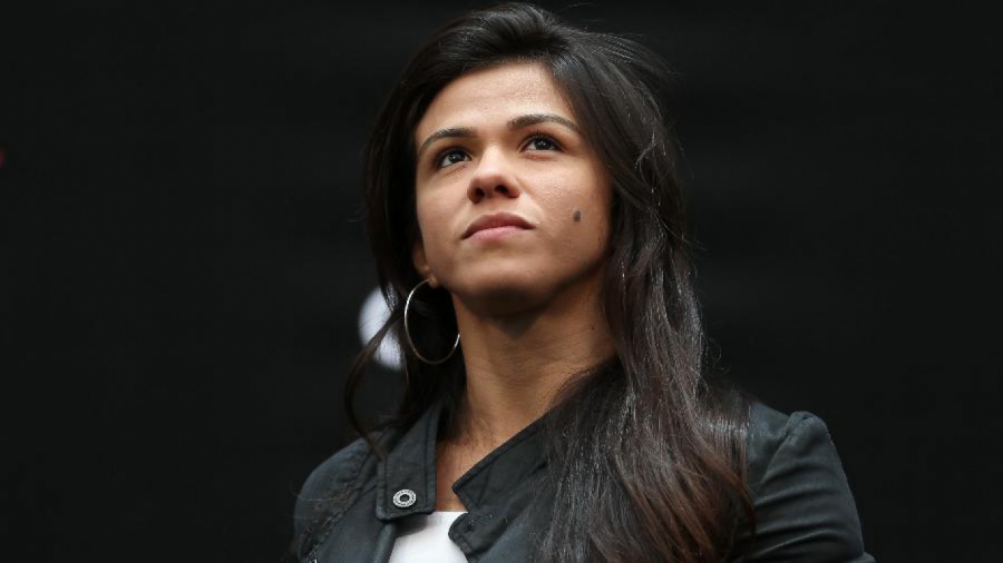 Gadelha aceita revanche contra ex-campeã do UFC e sugere duelo no Brasil