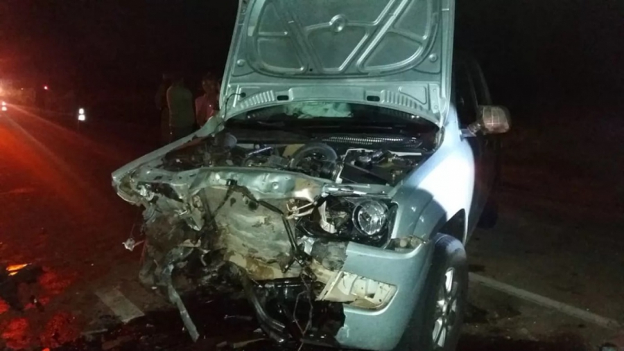 Acidente entre carros deixa mortos e feridos na BR-304