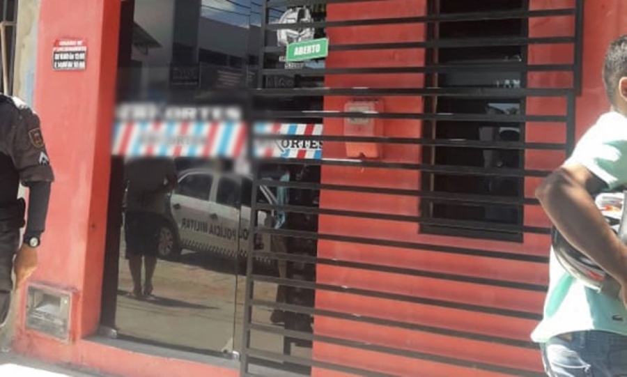 Homem é morto a tiros enquanto cortava cabelo em salão de Mossoró