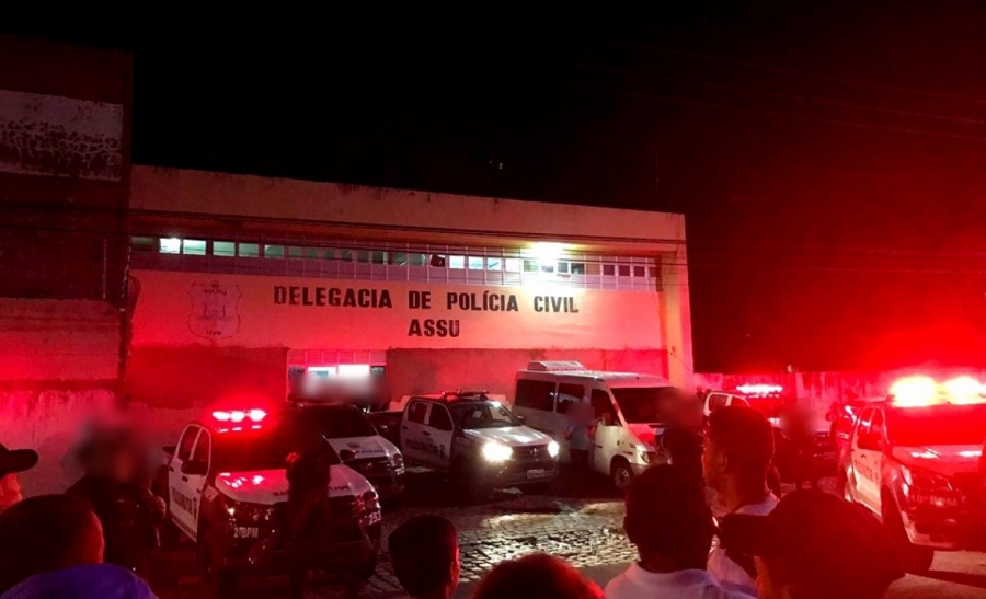 75 pessoas são presas durante operação em Assu; armas e drogas são apreendidas