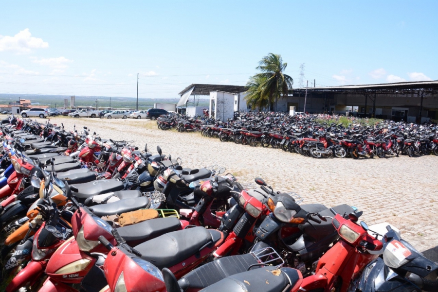 Detran leiloa 220 veículos nesta terça-feira no RN; visitação pode ser feita nesta segunda