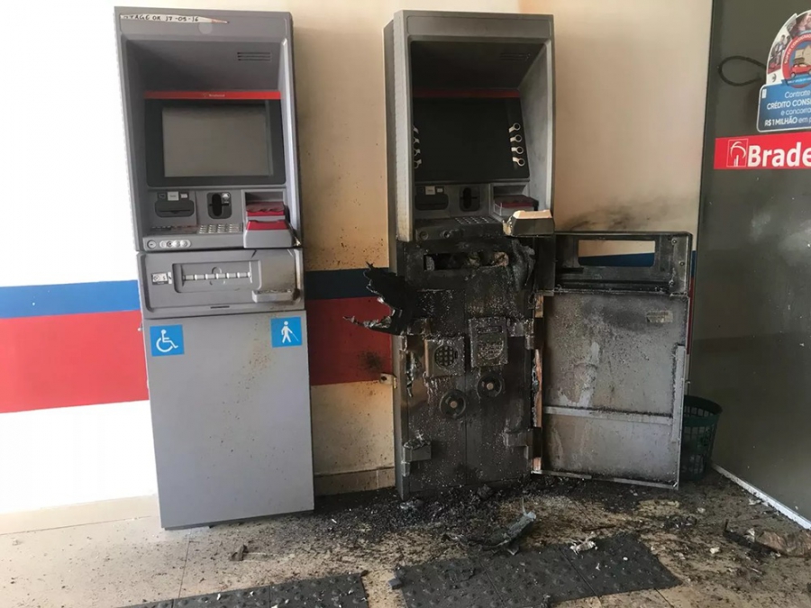 Criminosos invadem banco, explodem caixa e fogem sem dinheiro no RN