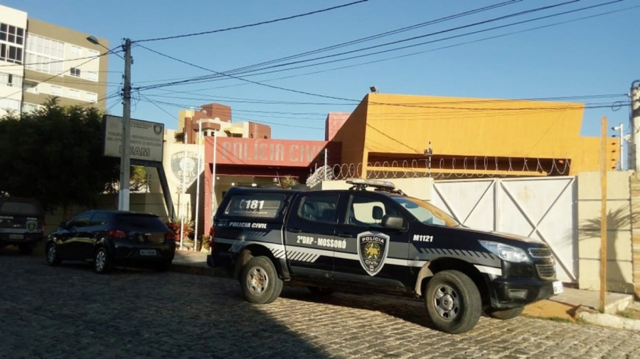 Polícia cumpre mandados de prisão durante operação em Mossoró