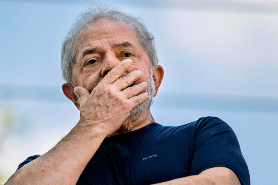 Com irmão já sepultado, Lula decide não ir a São Bernardo